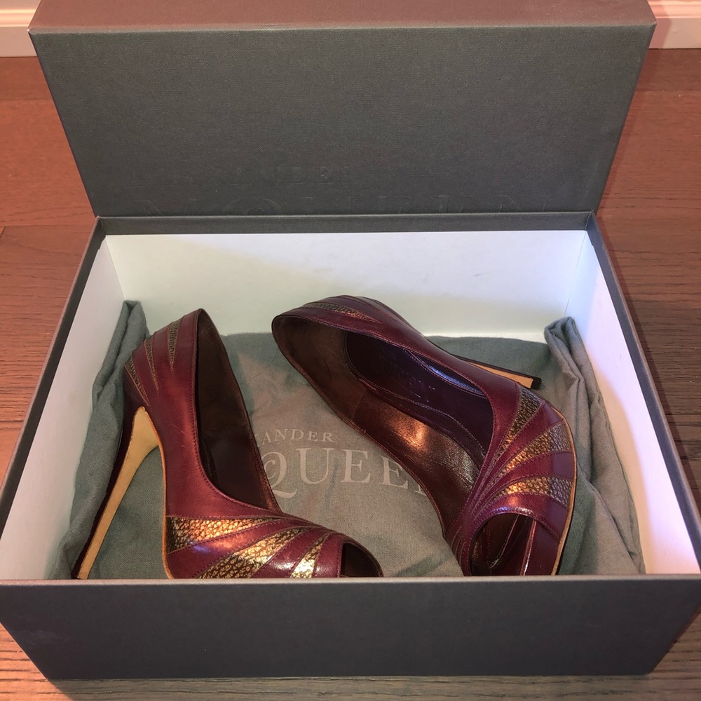 Alexander McQueen Tiger Scratch Peep Toe Pumps